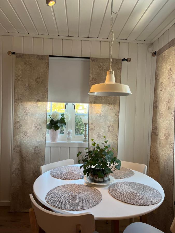 Lilla Groena Huset Pa Garden แฮร์เนอซันด์ ภายนอก รูปภาพ